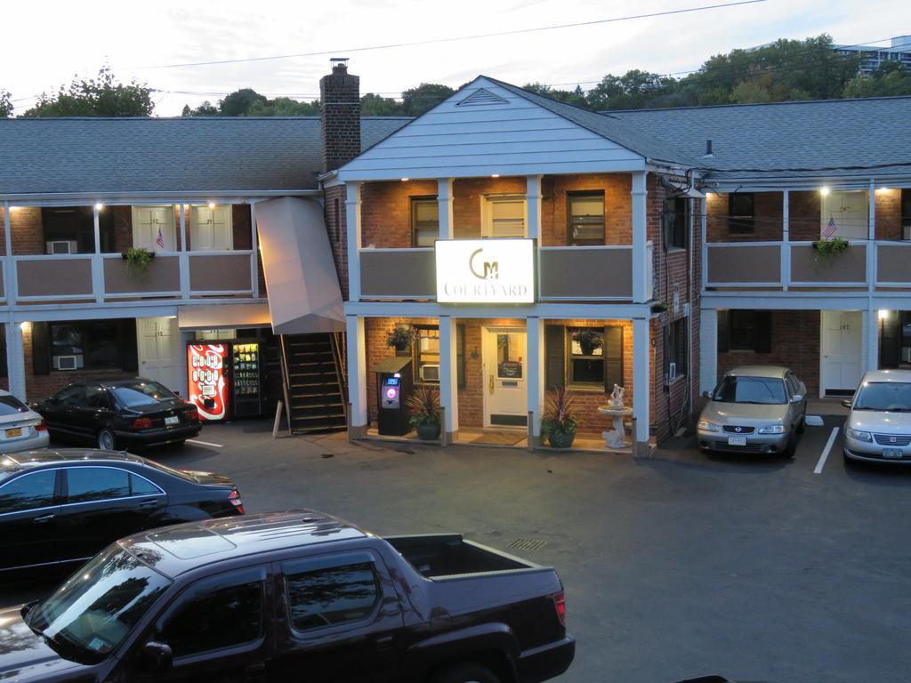 Central Motel Courtyard White Plains Zewnętrze zdjęcie
