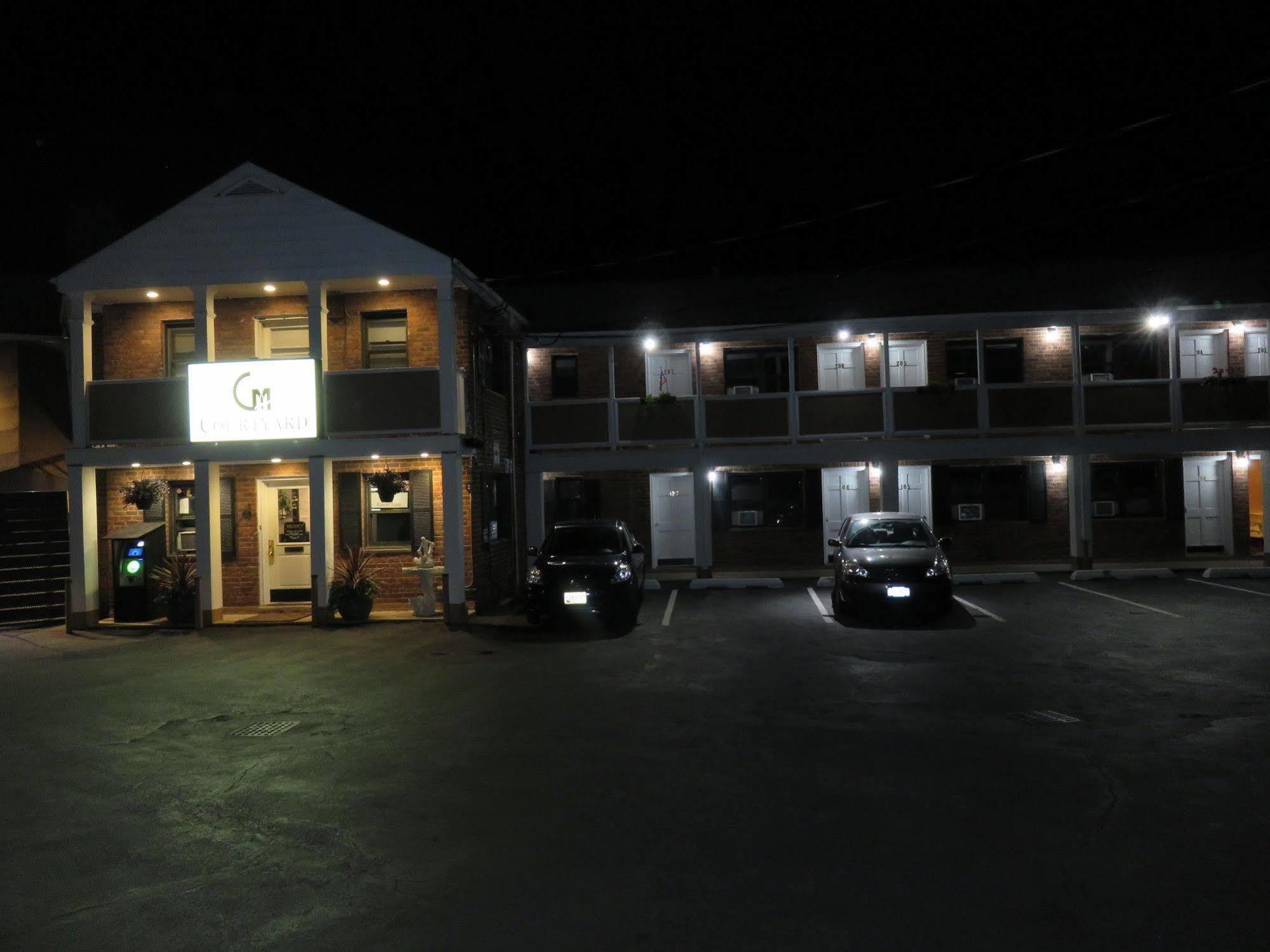 Central Motel Courtyard White Plains Zewnętrze zdjęcie