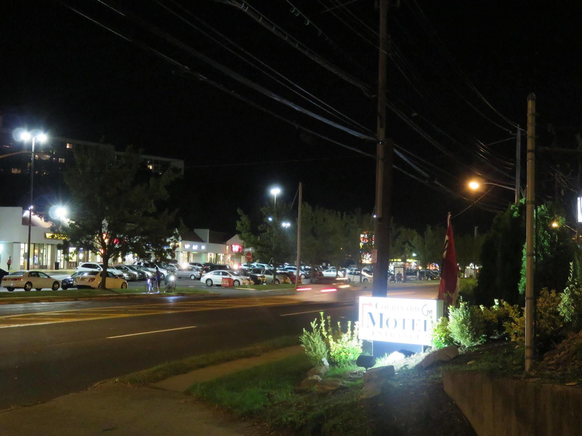 Central Motel Courtyard White Plains Zewnętrze zdjęcie