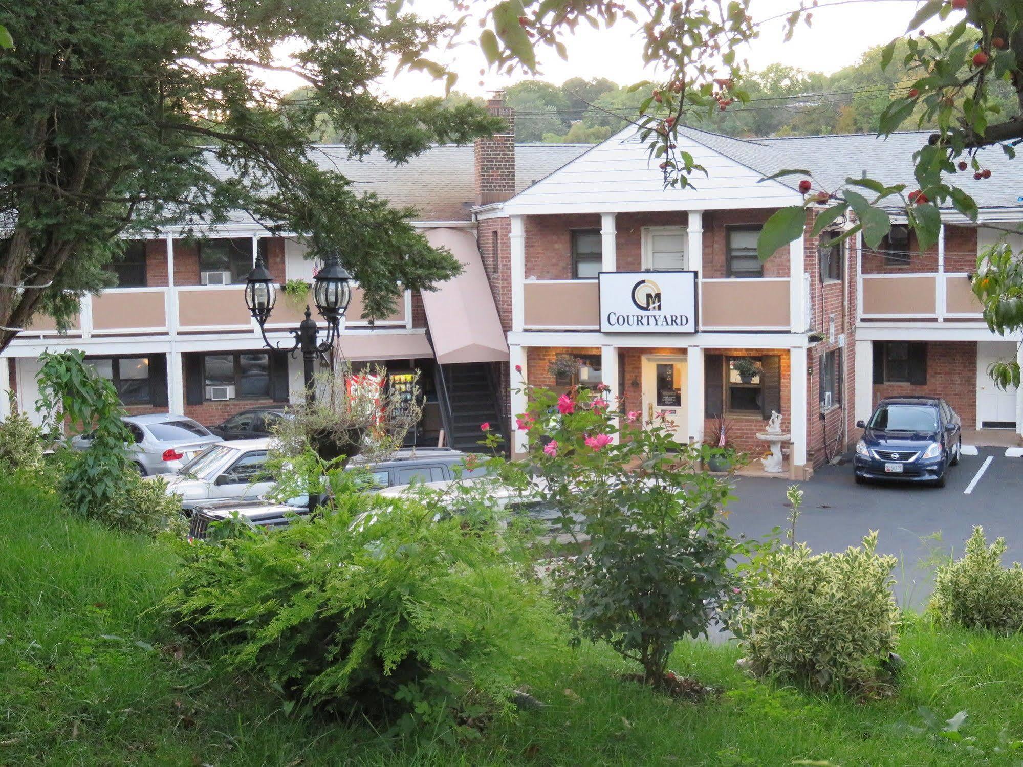 Central Motel Courtyard White Plains Zewnętrze zdjęcie