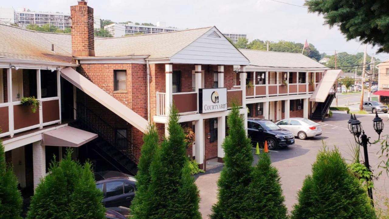 Central Motel Courtyard White Plains Zewnętrze zdjęcie
